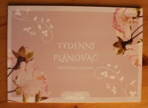 Týdenní plánovač růžový - s prostorem na poznámky